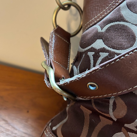 Y2K 2000 Coach Brown Signature Canvas Shoulder Bag with Brass Ring Accent - Picture 14 of 15